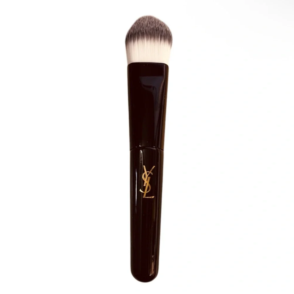 YSL Mini Foundation Brush – Travel Size ✨